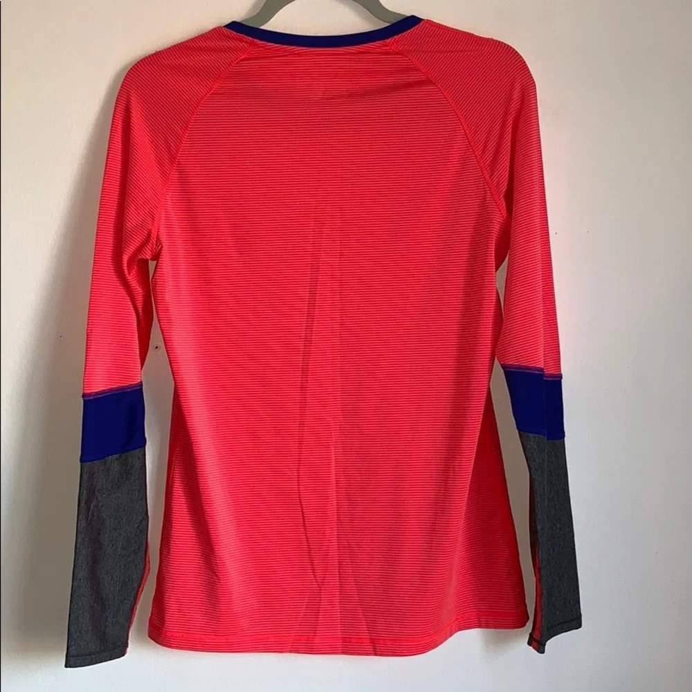 Under Armour Long Sleeve Shirt Size S - Picture 3 of 5